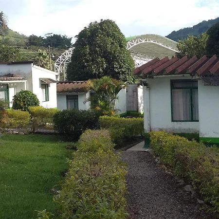Servituristicos La Esmeralda Hotel Santa Maria ภายนอก รูปภาพ