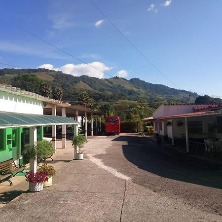 Servituristicos La Esmeralda Hotel Santa Maria ภายนอก รูปภาพ