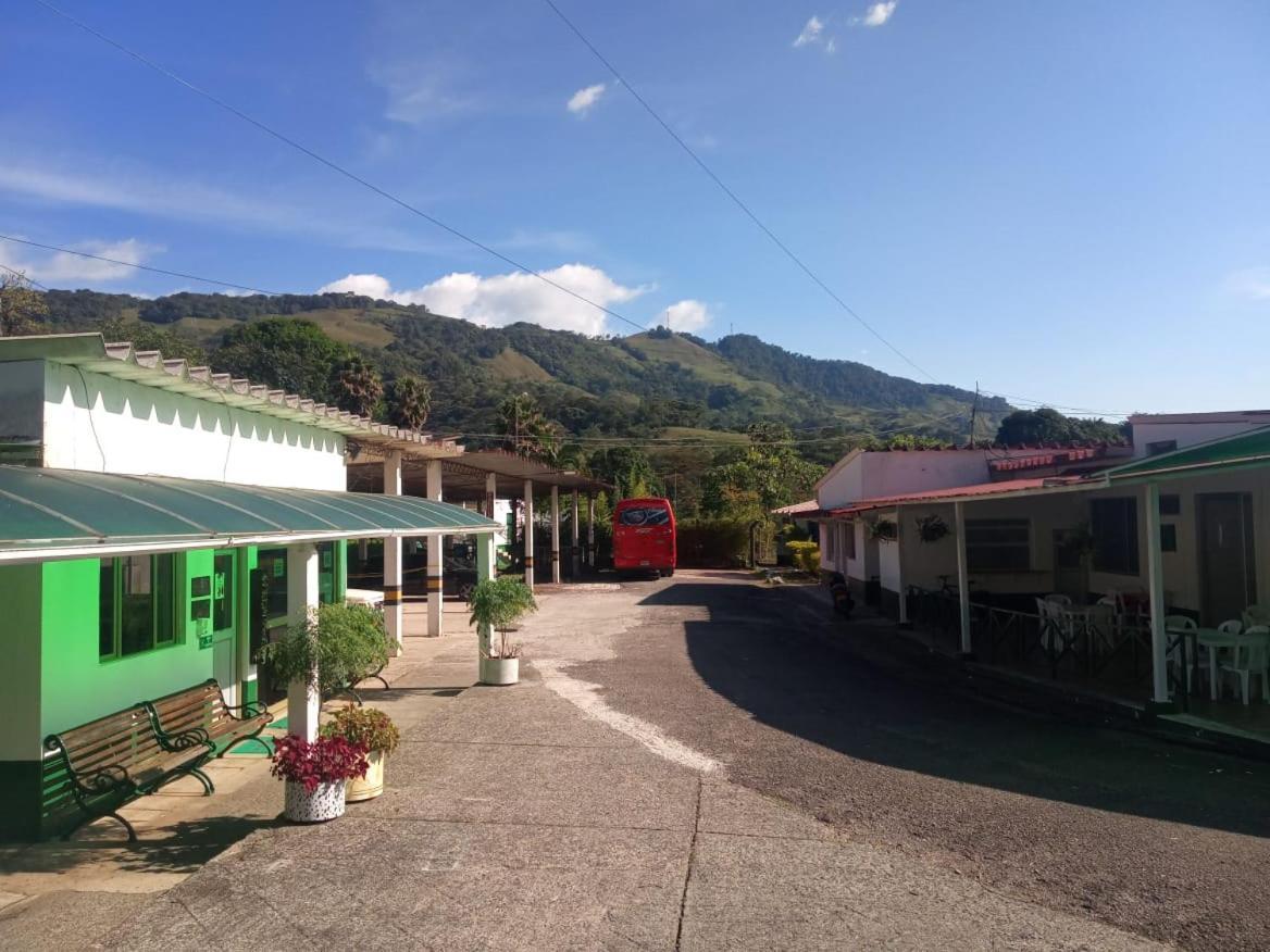 Servituristicos La Esmeralda Hotel Santa Maria ภายนอก รูปภาพ