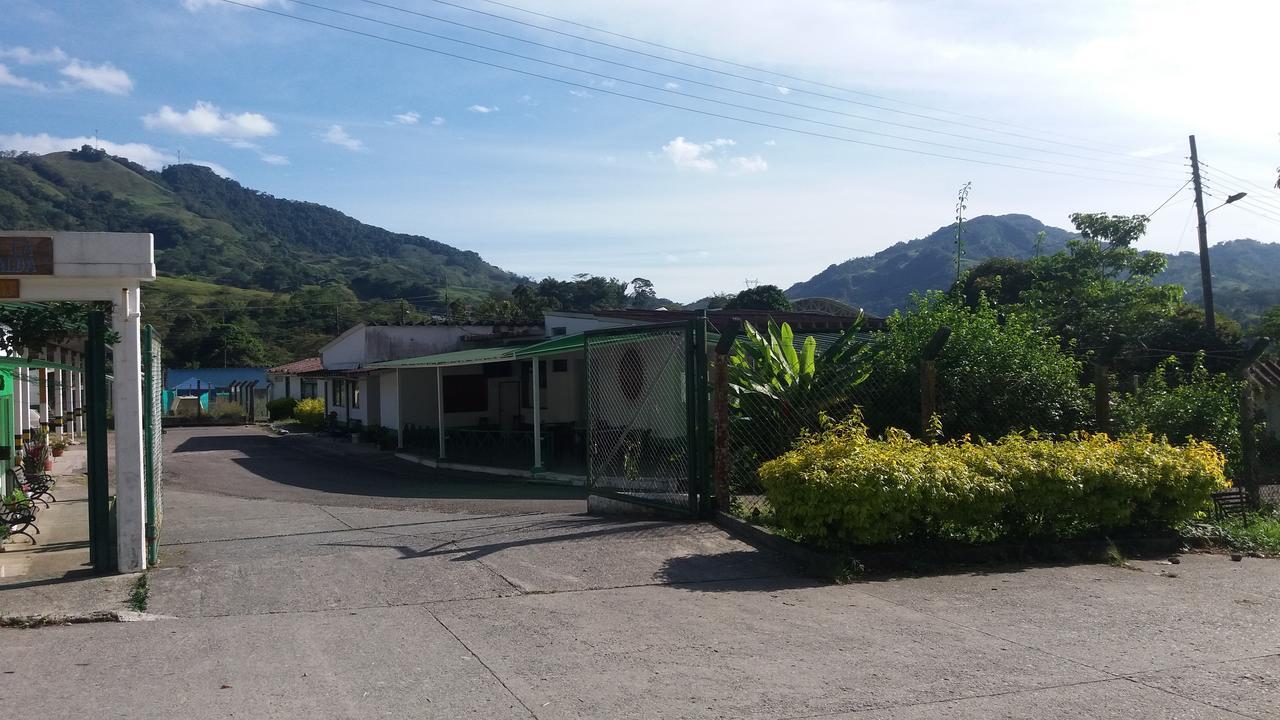 Servituristicos La Esmeralda Hotel Santa Maria ภายนอก รูปภาพ